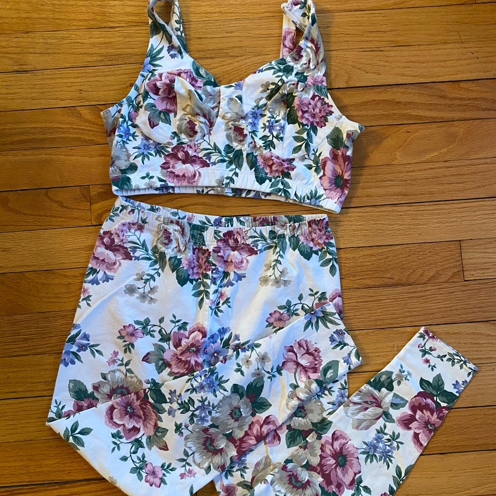 Vintage floral two piece athletic set